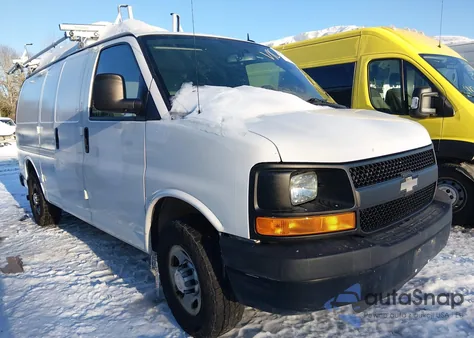 2015 Chevrolet Express 2500 Work Van z USA, uszkodzony, nr VIN 1GCWGFCF8F1166780